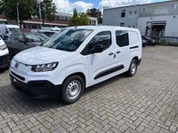 Neu Fiat Doblò 131 PS (96 kW) 2026 Weißschwarz Van / Kleinbus