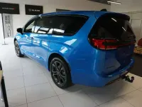 Neu Chrysler Pacifica 291 PS (214 kW) 2026 Blau Van