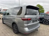 Gebraucht VW Multivan 150 PS (110 kW) 2024 Silber Van / Kleinbus