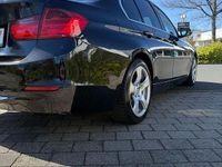 Gebraucht BMW 320 184 PS (135 kW) 2013 Schwarz Limousine