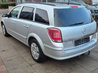 Gebraucht Opel Astra Edition 105 PS (77 kW) 2005 Starsilber iii m2 Kombi