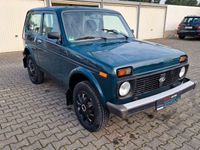 gebraucht Lada niva /4X4/KEIN ROST/1HAND/SCHECKHEFT/AHK/60TKM