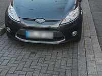 Gebraucht Ford Fiesta 92 PS (67 kW) 2010 Grau Kleinwagen