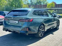 Gebraucht BMW i5 M Sport 250 kW (340 PS) 2025 Cape york grün Kombi
