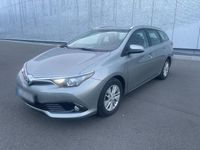 Gebraucht Toyota Auris 112 PS (82 kW) 2015 Grau Limousine