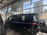 Neu VW Multivan Style 150 PS (110 kW) 2025 Schwarz Van / Kleinbus