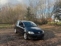Gebraucht VW Fox 54 PS (39 kW) 2005 Schwarz Kleinwagen
