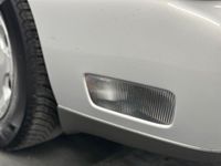 Second-hand Cadillac Deville 279 CP (205 kW) 2001 Argintiu Berlinǎ