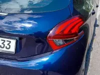 Gebraucht Peugeot 208 Active 83 PS (61 kW) 2018 Blau Kleinwagen