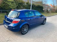 Gebraucht Opel Astra 105 PS (77 kW) 2005 Blau Limousine