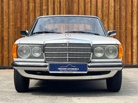 Gebraucht Mercedes 240 72 PS (52 kW) 1979 Violet Limousine