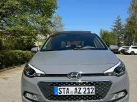 Gebraucht Hyundai i20 101 PS (74 kW) 2015 Grau Limousine