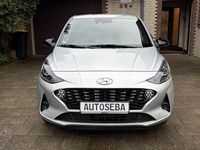 Gebraucht Hyundai i10 GO! 67 PS (49 kW) 2023 Silber Kleinwagen