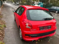 Gebraucht Peugeot 206 68 PS (50 kW) 2012 Rot Kleinwagen