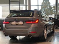 Gebraucht BMW 320 190 PS (139 kW) 2023 Grau Kombi