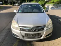Gebraucht Opel Astra Edition 116 PS (85 kW) 2009 Silber Limousine