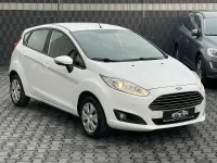 Gebraucht Ford Fiesta 80 PS (58 kW) 2015 Weiß Kleinwagen
