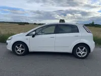 Gebraucht Fiat Punto 135 PS (99 kW) 2011 Weiß Kleinwagen