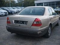 Gebraucht Mercedes C180 Elegance 122 PS (89 kW) 1995 Silber Limousine