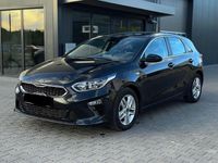 Second-hand Kia Ceed 140 CP (102 kW) 2019 Negru Hatchback
