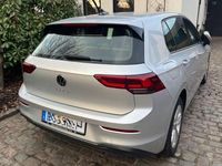 Gebraucht VW Golf VIII Life 131 PS (96 kW) 2022 Grau Limousine