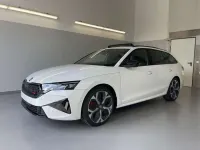 Neu Skoda Octavia RS 265 PS (194 kW) 2026 [2y2y] moon white perleffekt Kombi