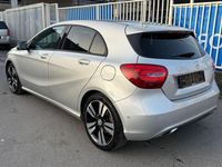Gebraucht Mercedes A180 122 PS (89 kW) 2015 Silber Limousine