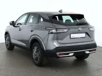 Neu Nissan Qashqai Acenta 140 PS (102 kW) 2026 Platinumsilbermet. SUV