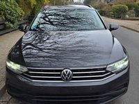 Gebraucht VW Passat Basis 150 PS (110 kW) 2022 Grau Kombi
