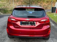 Gebraucht Ford Fiesta Cool & Connect 101 PS (74 kW) 2019 Rot Limousine