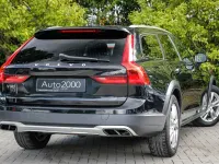 Używany Volvo V90 CC 235 KM (172 kW) 2018 Czarny Kombi