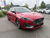 Gebraucht Ford Focus ST 280 PS (205 kW) 2024 Fantastic red tc metallic / da Limousine