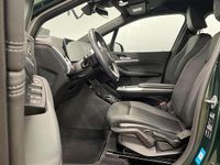 Gebraucht BMW 220 Active Tourer Luxury Line 156 PS (114 kW) 2022 Sanremo green metallic Van / Kleinbus