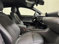 Gebraucht Mercedes CLA250e 218 PS (160 kW) 2024 Grau Limousine