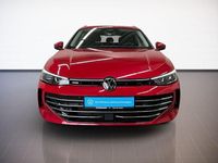 Gebraucht VW Passat Elegance 150 PS (110 kW) 2025 Chilirot metallic Kombi