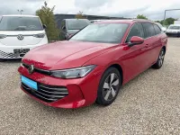 Używany VW Passat Elegance 150 KM (110 kW) 2025 Czerwony Kombi