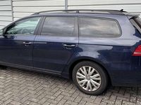 Gebraucht VW Passat Comfortline 122 PS (89 kW) 2011 Blau Limousine