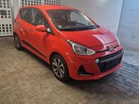 Gebraucht Hyundai i10 87 PS (63 kW) 2019 Rot Kleinwagen