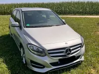 Gebraucht Mercedes B180 Urban 122 PS (89 kW) 2017 Silber Kleinwagen
