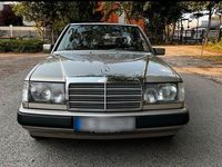 Gebraucht Mercedes E230 132 PS (97 kW) 1989 Andere farben Limousine