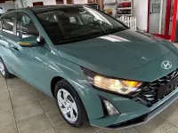 Neu Hyundai i20 Comfort 90 PS (66 kW) 2026 Grün Kleinwagen