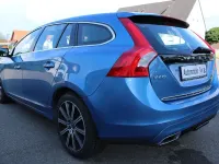 Gebraucht Volvo V60 Summum 215 PS (158 kW) 2015 Blau Kombi