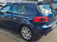 Gebraucht VW Golf VI 105 PS (77 kW) 2011 Blau Kleinwagen