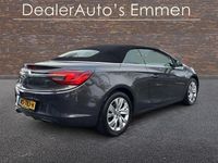 Usado Opel Cascada 165 HP (121 kW) 2014 Cinzento Cabrios