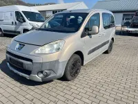 Gebraucht Peugeot Partner Tepee Tendance 120 PS (88 kW) 2012 Braun Van / Kleinbus