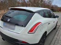 Gebraucht Lancia Delta 120 PS (88 kW) 2012 Weiß Kleinwagen