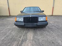Gebraucht Mercedes 230 136 PS (100 kW) 1990 Schwarz Coupé