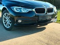 Gebraucht BMW 318 Advantage 150 PS (110 kW) 2017 Schwarz Limousine