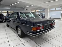 Gebraucht Mercedes 230 131 PS (96 kW) 1982 Blau Coupé