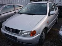 Gebraucht VW Polo 75 PS (55 kW) 1999 Silber Limousine